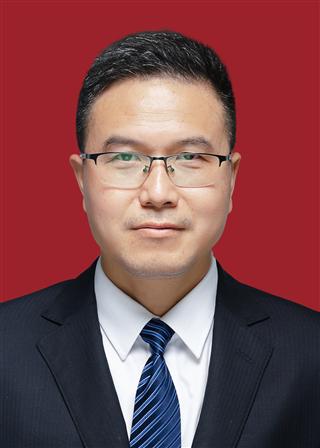 宜賓市南溪一中黨委委員、紀委書記  魏加勇